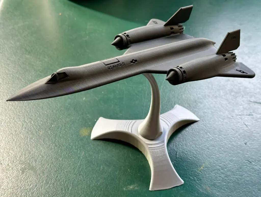 Assembled SR-71 Blackbird with assembled improved base at 150%