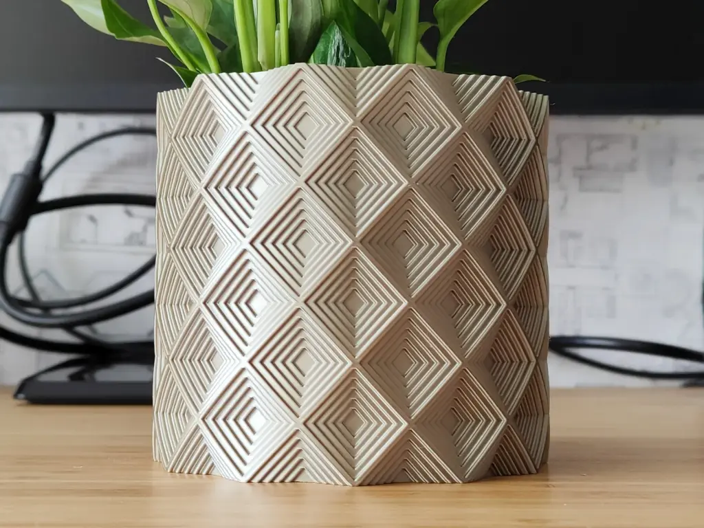 Bismuth Crystal Plant pot and Planter - Vase mode design