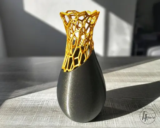 [Voronoi vase] مزهرية فنية